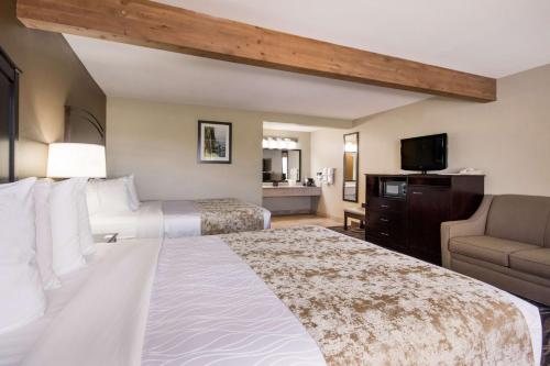 Best Western Desert Inn — Guest room