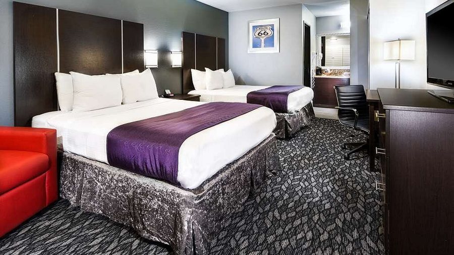 Best Western Desert Villa Inn — Guest room