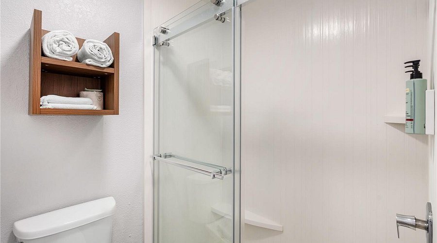 Best Western Desert Winds — Bathroom