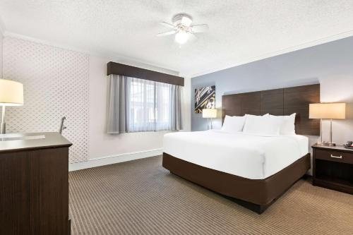 Best Western Downtown Casper Hotel — Guest room