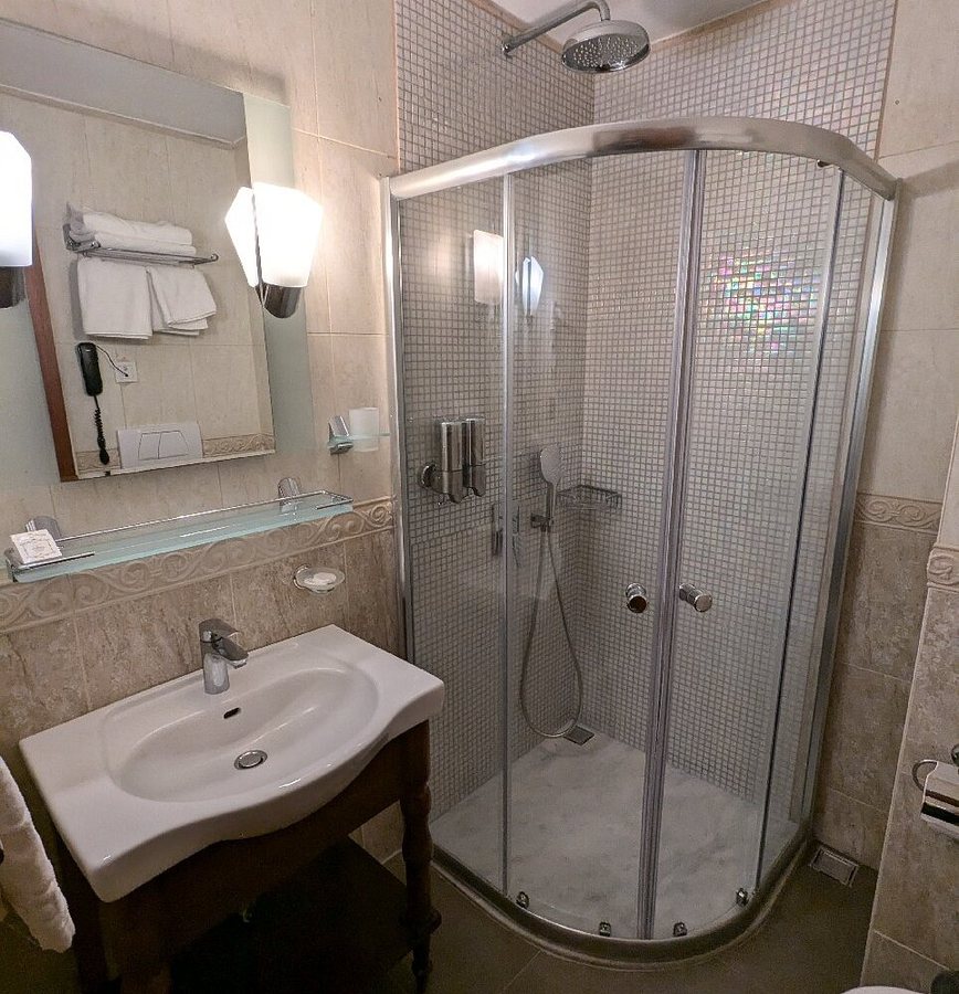 Best Western Empire Palace Istanbul — Bathroom