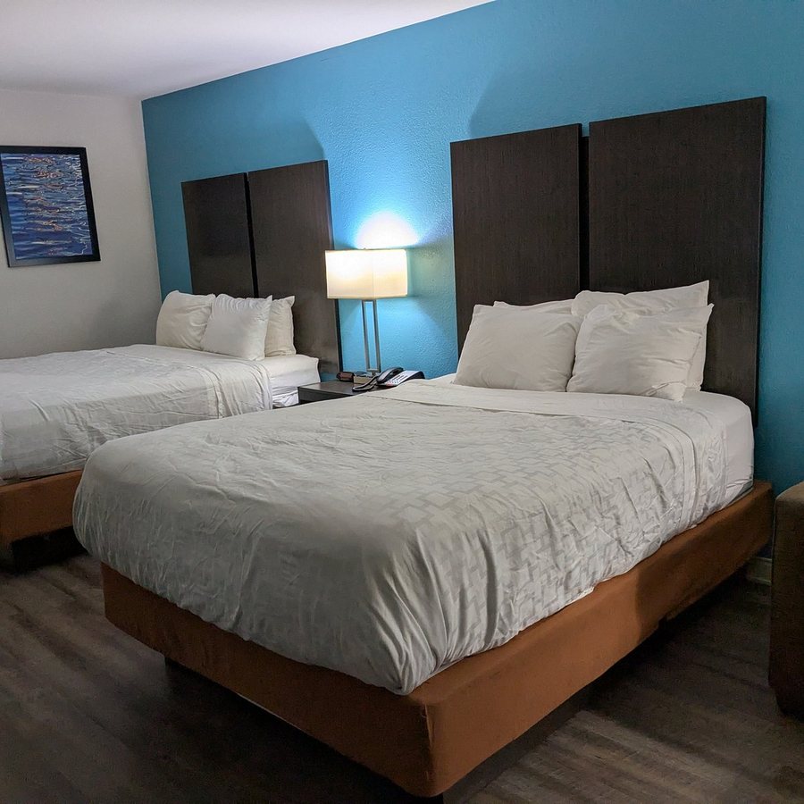 Best Western Fairwinds Inn — Guest room