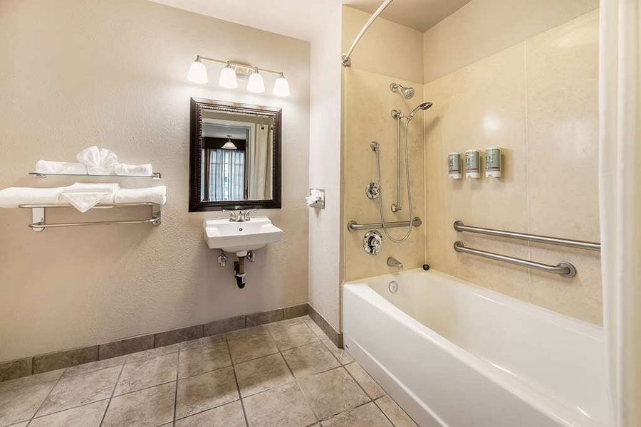 Best Western Frontier Motel — Bathroom