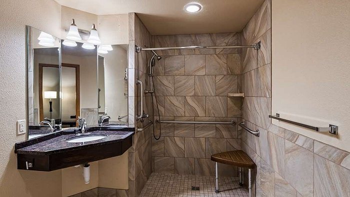 Best Western Galena Inn Suites Galena Illinois — Bathroom