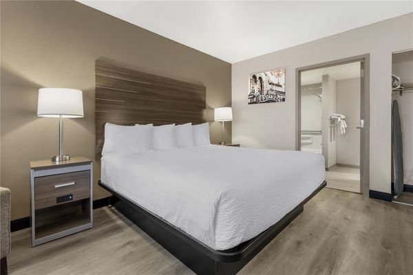 Best Western Gateway Adirondack Inn — Guest room