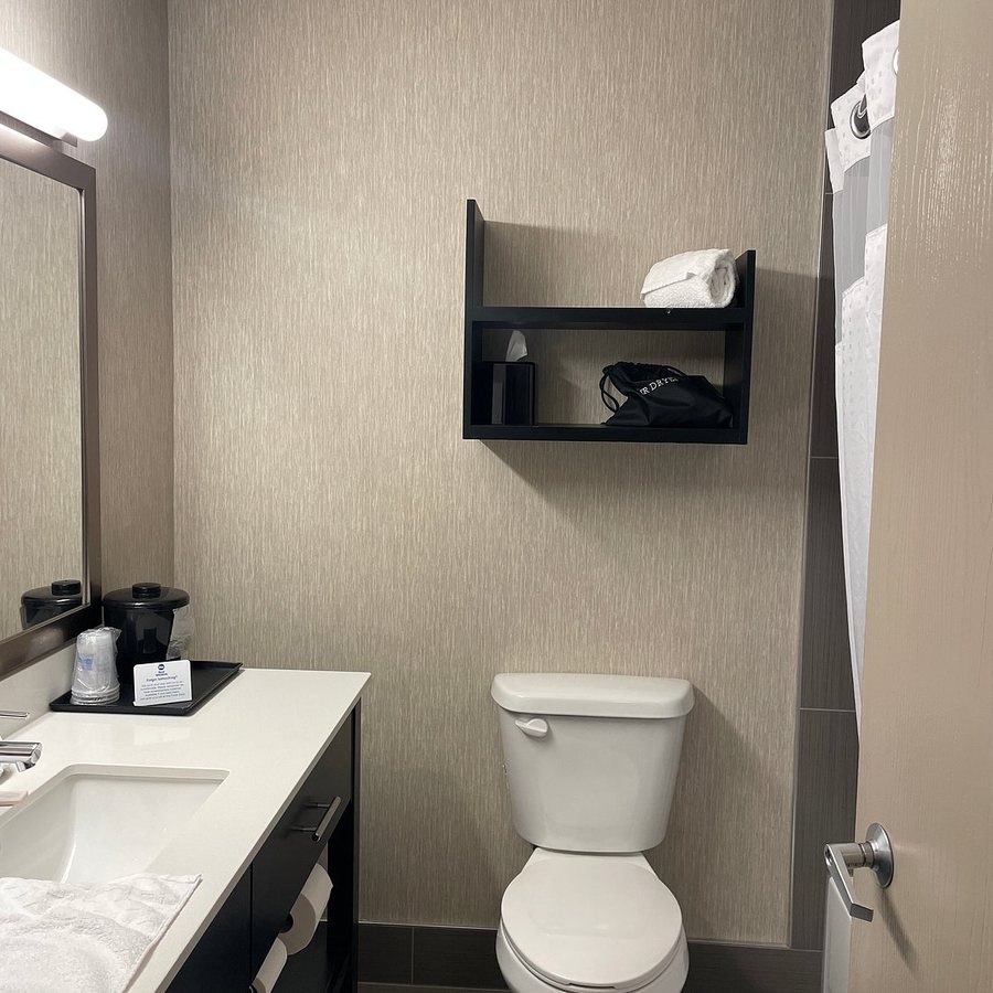 Best Western Greeley — Bathroom