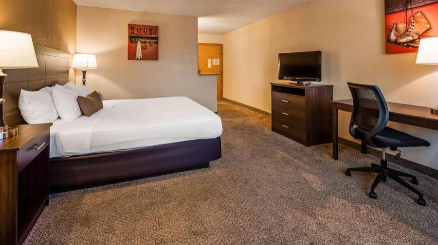 Best Western Green Bay Inn Conference Center — Guest room