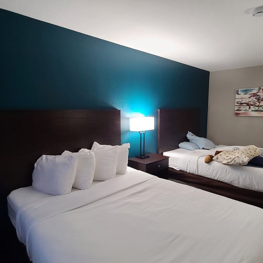Best Western Green Tree Inn — Guest room