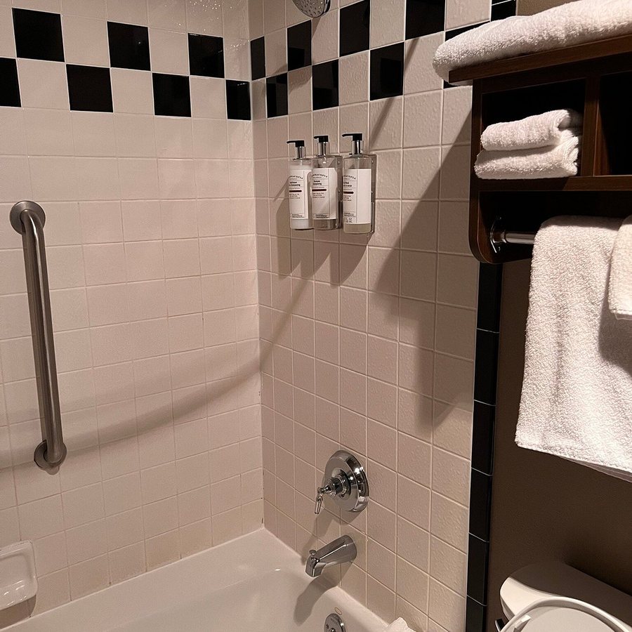 Best Western Helena Capitol Hotel — Bathroom