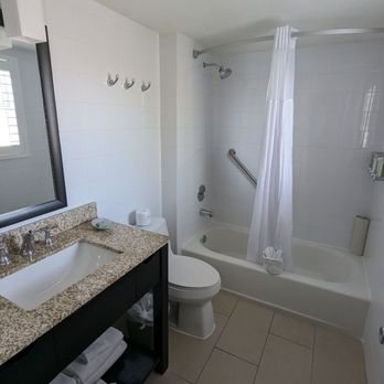 Best Western Hibiscus Motel — Bathroom
