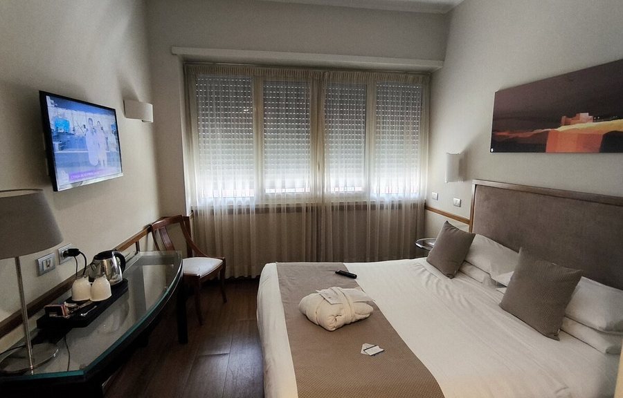Best Western Hotel Piccadilly — Guest room