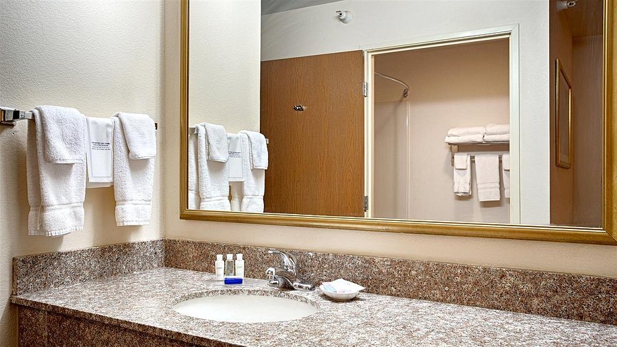 Best Western J C Inn — Bathroom