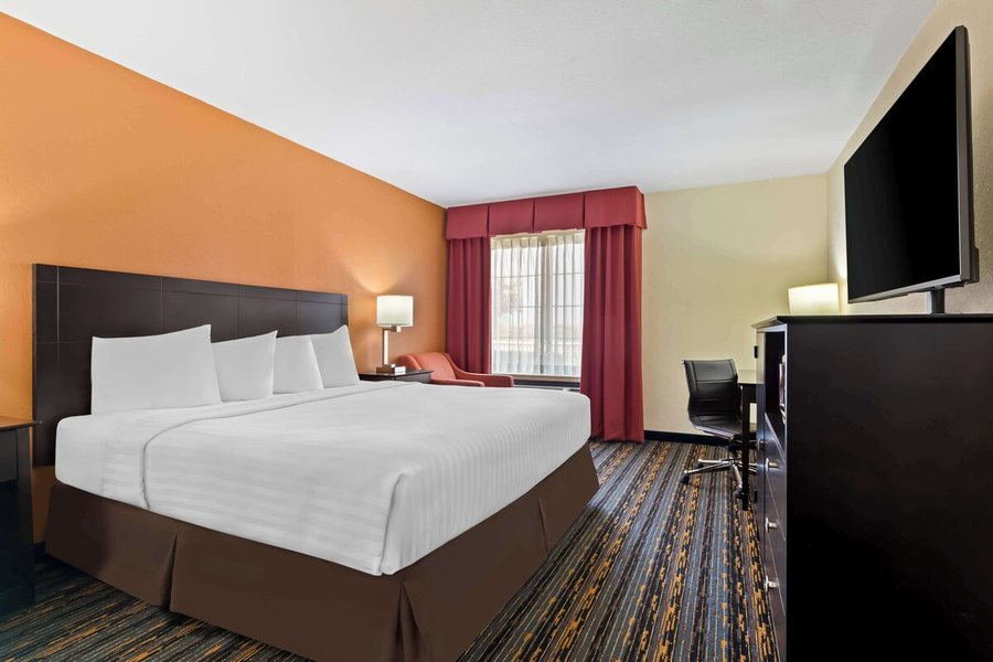 Best Western Kenosha Inn — Guest room