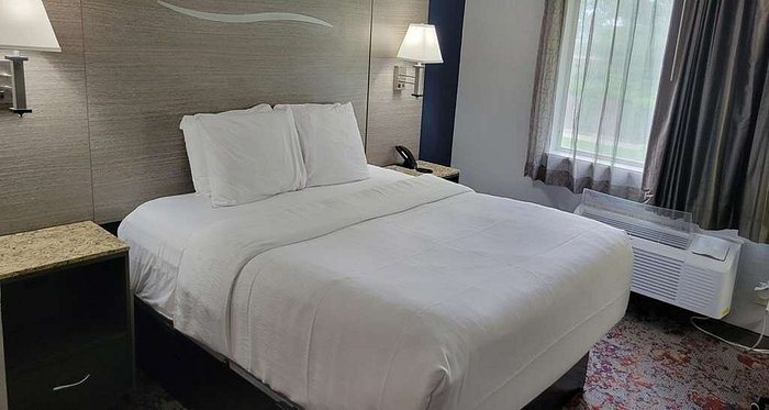 Best Western Kokomo Hotel — Guest room