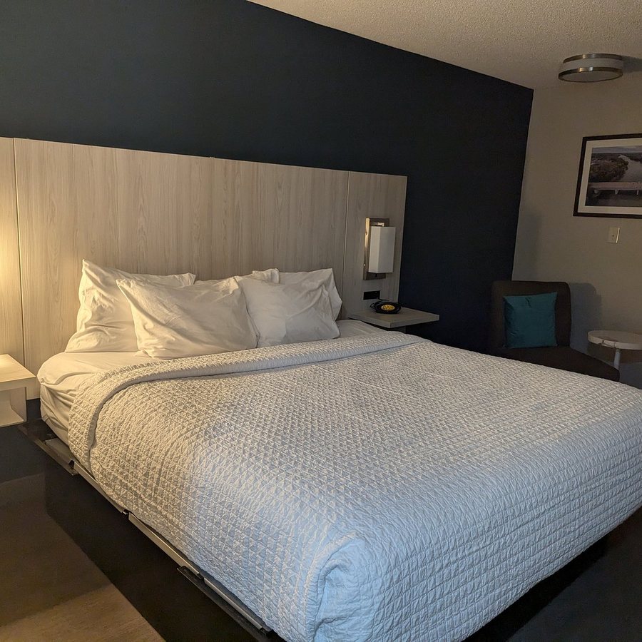 Best Western Lafayette Inn — Guest room