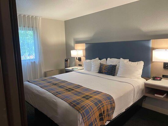 Best Western Lake Lucille Inn — Guest room