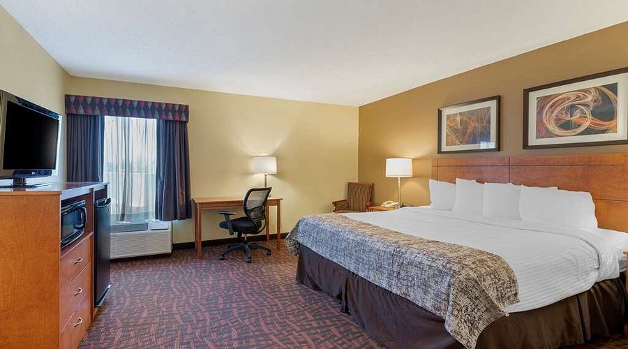 Best Western Louisville East Inn Suites — Guest room