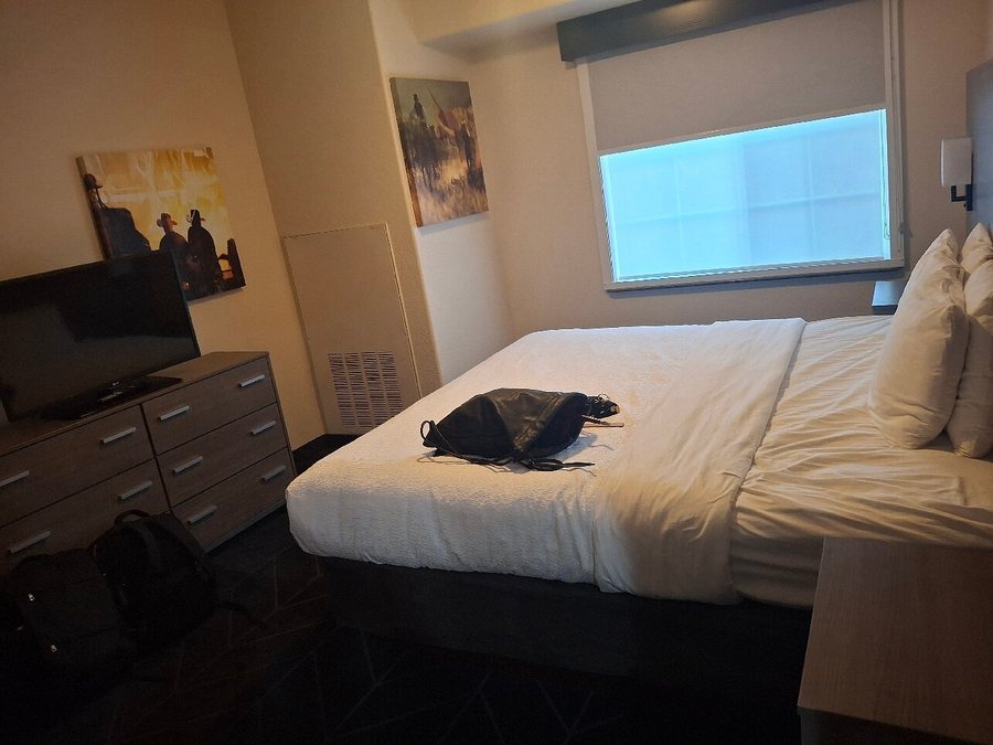 Best Western Lubbock West Inn Suites — Guest room
