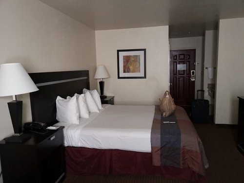 Best Western Luxury Inn — Guest room