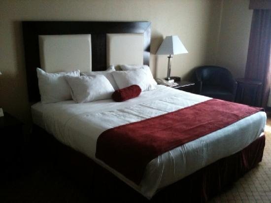 Best Western Macomb Inn — Guest room