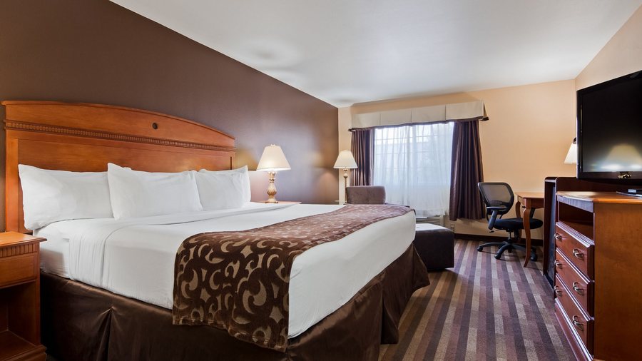 Best Western Manhattan Inn — Guest room