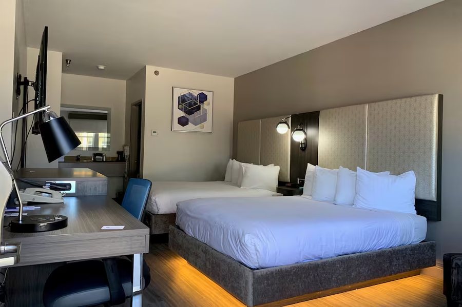 Best Western Marina State Beach — Guest room