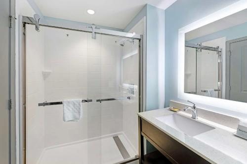 Best Western Marion Hotel — Bathroom
