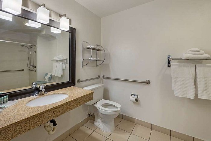Best Western Mesquite Inn — Bathroom