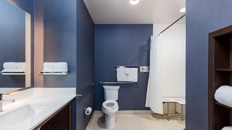 Best Western Moreno Hotel Suites — Bathroom