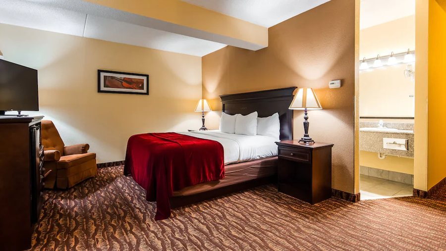 Best Western Music Capital Inn — Guest room