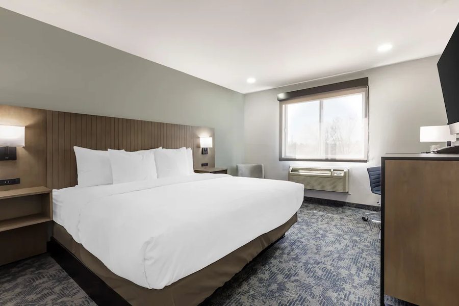 Best Western North Side Inn — Guest room