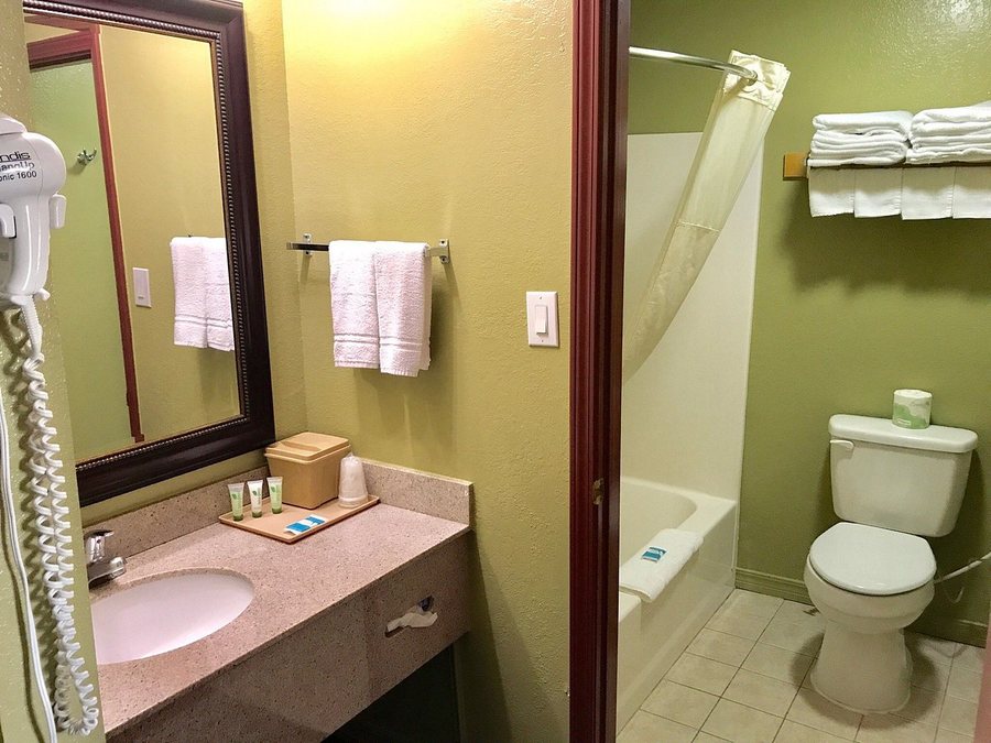 Best Western Nursanickel Motel — Bathroom