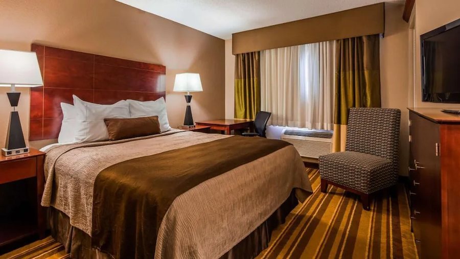 Best Western Old Mill Inn — Guest room