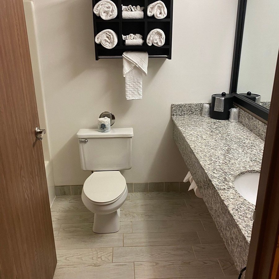 Best Western Park Oasis Inn — Bathroom