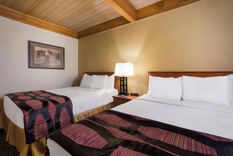 Best Western Plains Motel — Guest room