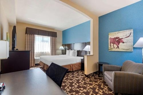 Best Western Plus Arlington Marysville — Guest room