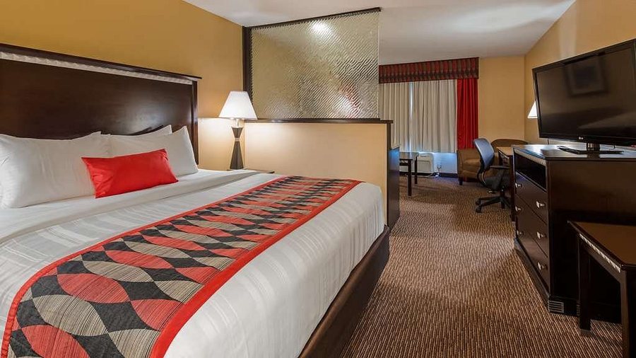 Best Western Plus Bessemer Hotel Suites — Guest room
