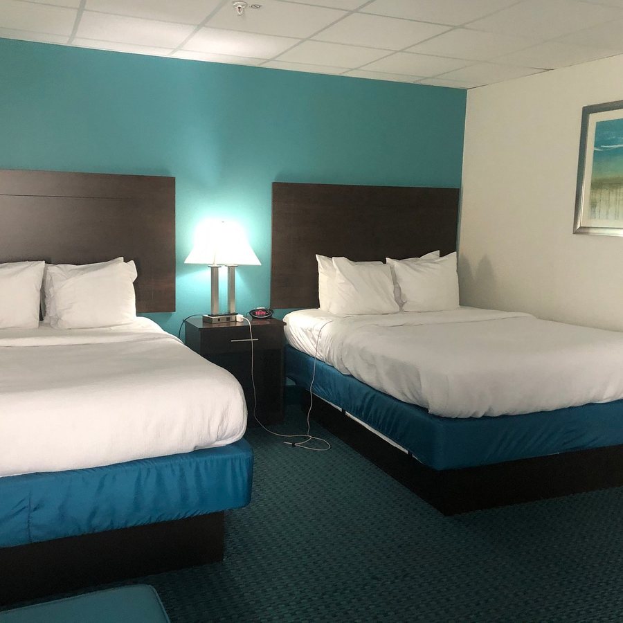 Best Western Plus Blue Angel Inn — Guest room