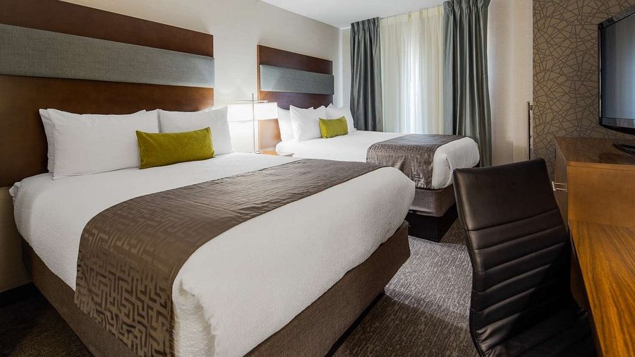 Best Western Plus Boston Hotel — Guest room