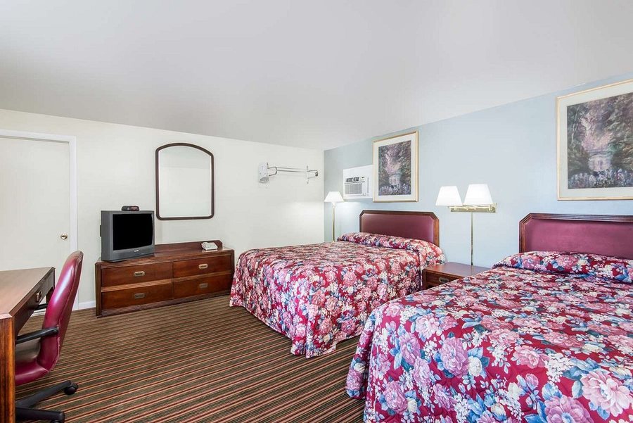 Best Western Plus Brunswick Bath Brunswick Maine — Guest room