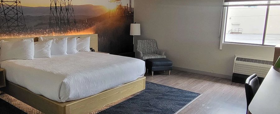 Best Western Plus Butte Plaza Inn — Guest room