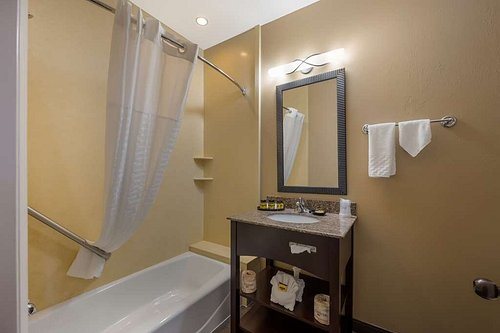 Best Western Plus Canyonlands Inn Moab Utah — Bathroom