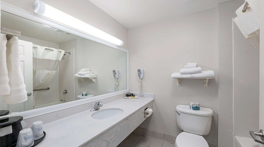 Best Western Plus Clocktower Inn Billings Montana — Bathroom