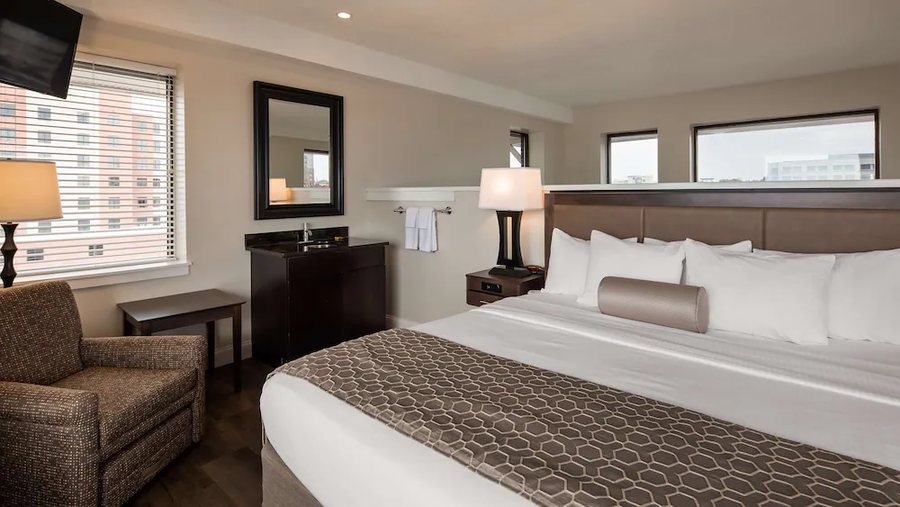 Best Western Plus Coastline Inn Wilmington North Carolina — Guest room