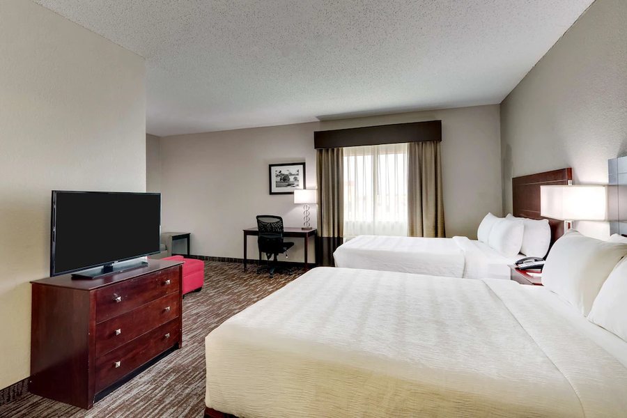 Best Western Plus Eastgate Inn Suites — Guest room