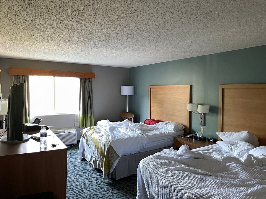 Best Western Plus Executive Court Inn Conference Center — Guest room