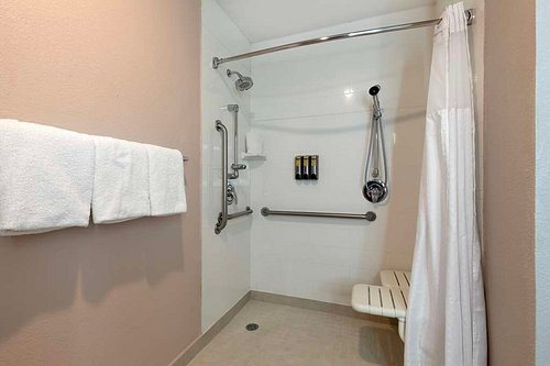 Best Western Plus Fort Worth North — Bathroom