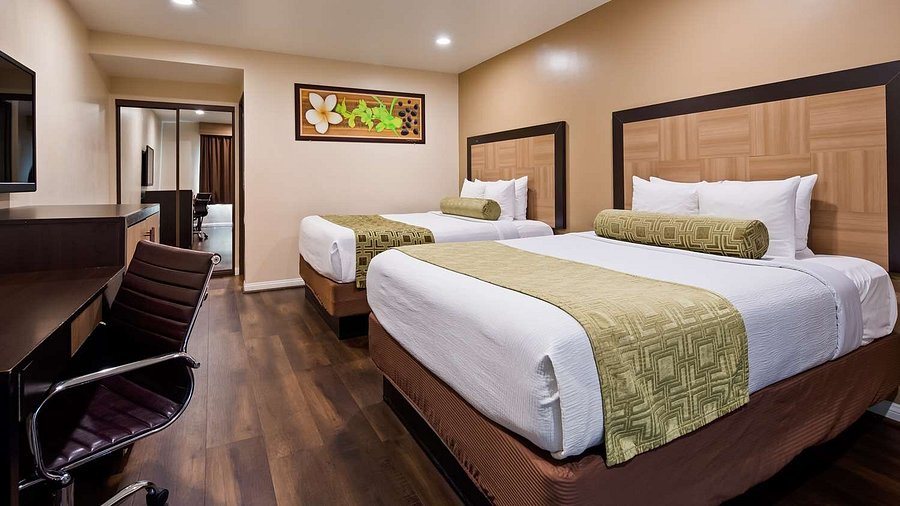 Best Western Plus Glendale Los Angeles California — Guest room
