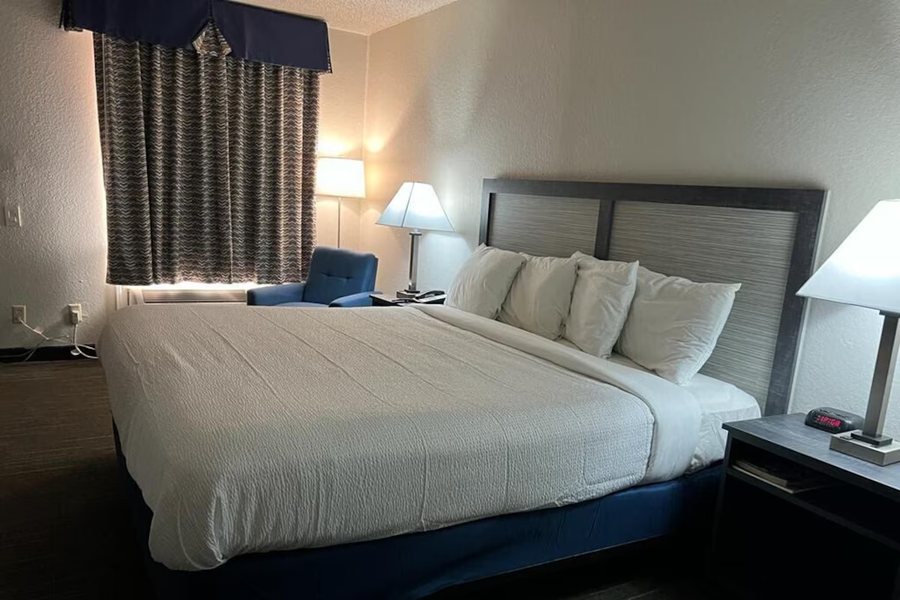 Best Western Plus Graham Inn — Guest room