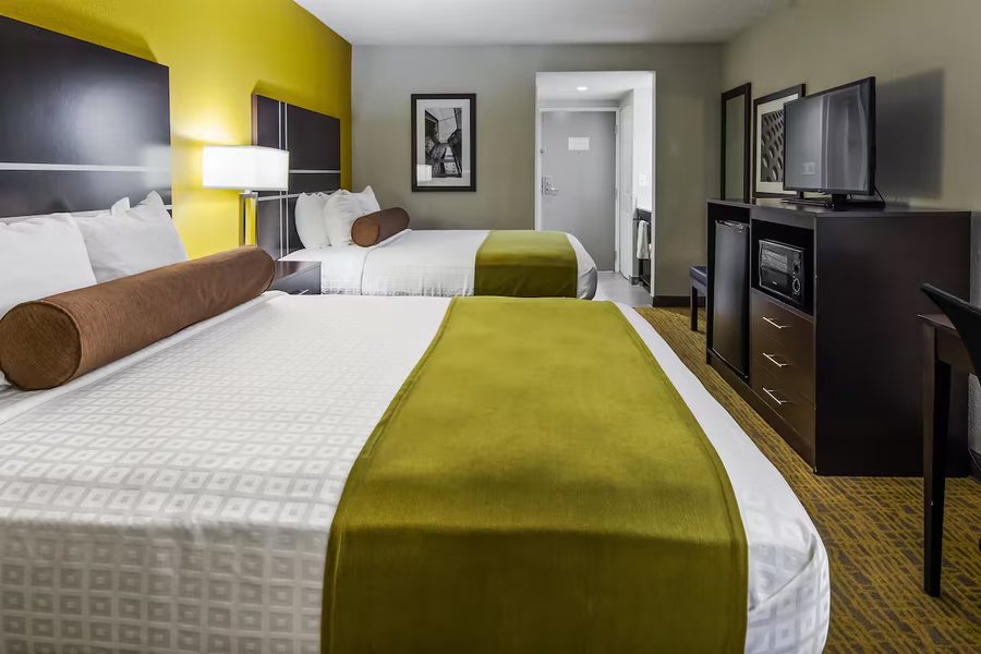 Best Western Plus Hanes Mall Hotel — Guest room